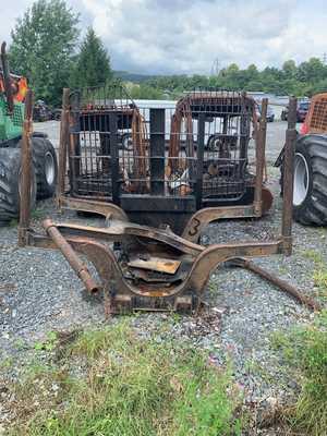 John Deere 1110 E Prallgitter und Rungen